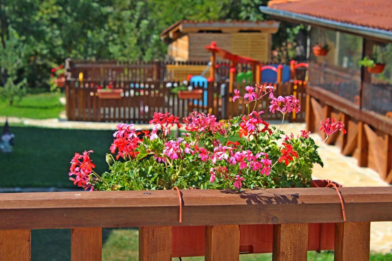 Hotel Sinjirite Complex Elena Zewnętrze zdjęcie
